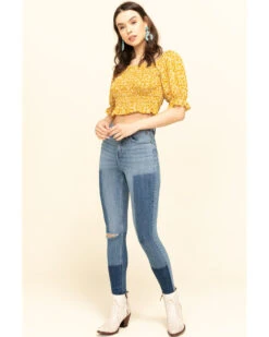 Loveriche Women's Floral Print Smocked Crop Top -Ariat || Corral || Dan Post Store 2000327370 702 P6