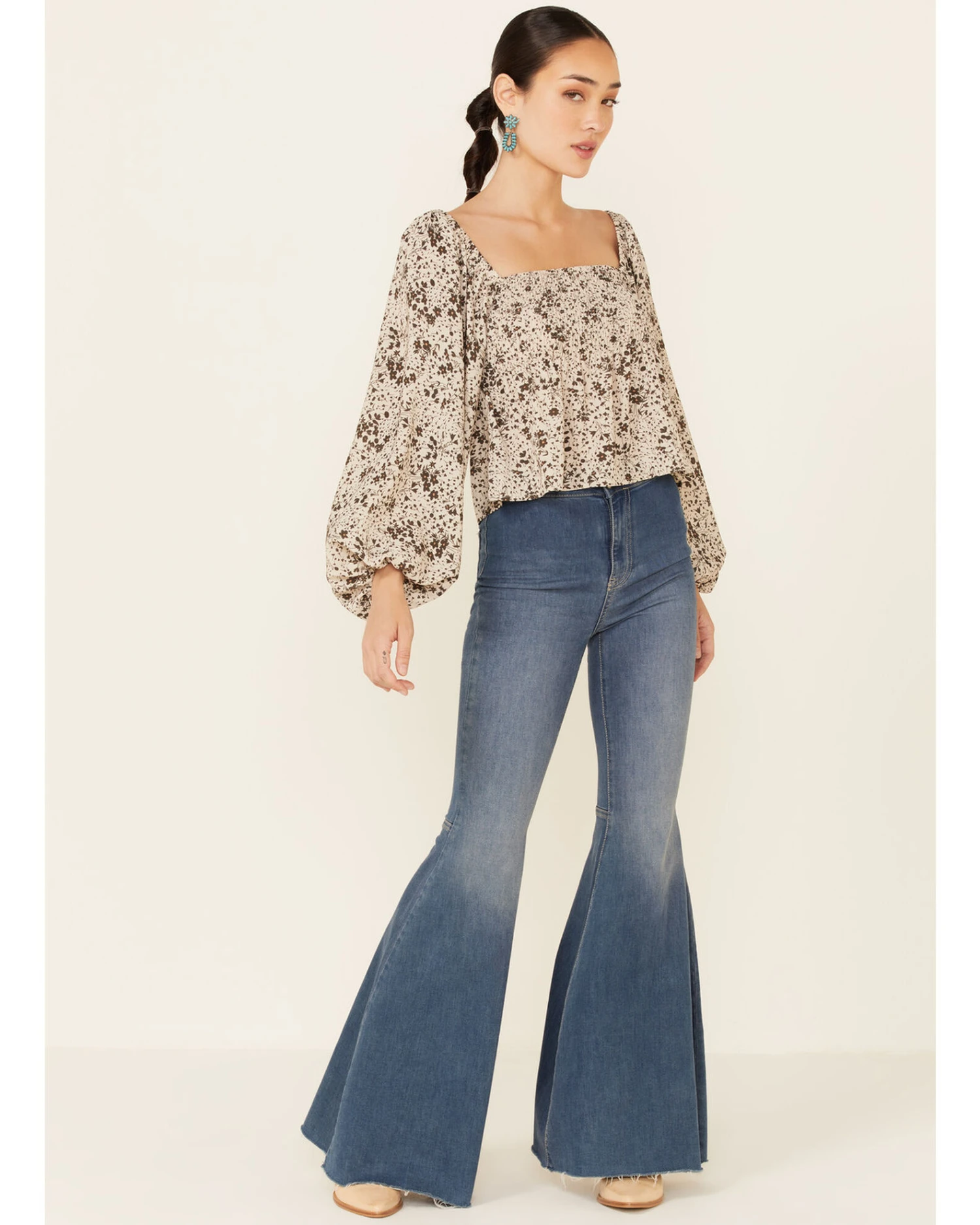 By Together Women's Floral Print Smocked Long Sleeve Crop Top 2 By Together Women's Floral Print Smocked Long Sleeve Crop Top - Image 2