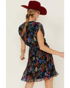 Molly Bracken Women's Floral Print Pleated Short Sleeve Dress -Ariat || Corral || Dan Post Store 2000368849 001 P3