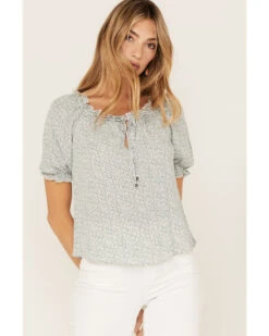 Jolt Women's Ditsy Floral Print Short Puff Sleeve Ruffle Shirt -Ariat || Corral || Dan Post Store 2000371506 341 P3