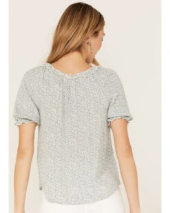 Jolt Women's Ditsy Floral Print Short Puff Sleeve Ruffle Shirt -Ariat || Corral || Dan Post Store 2000371506 341 P4