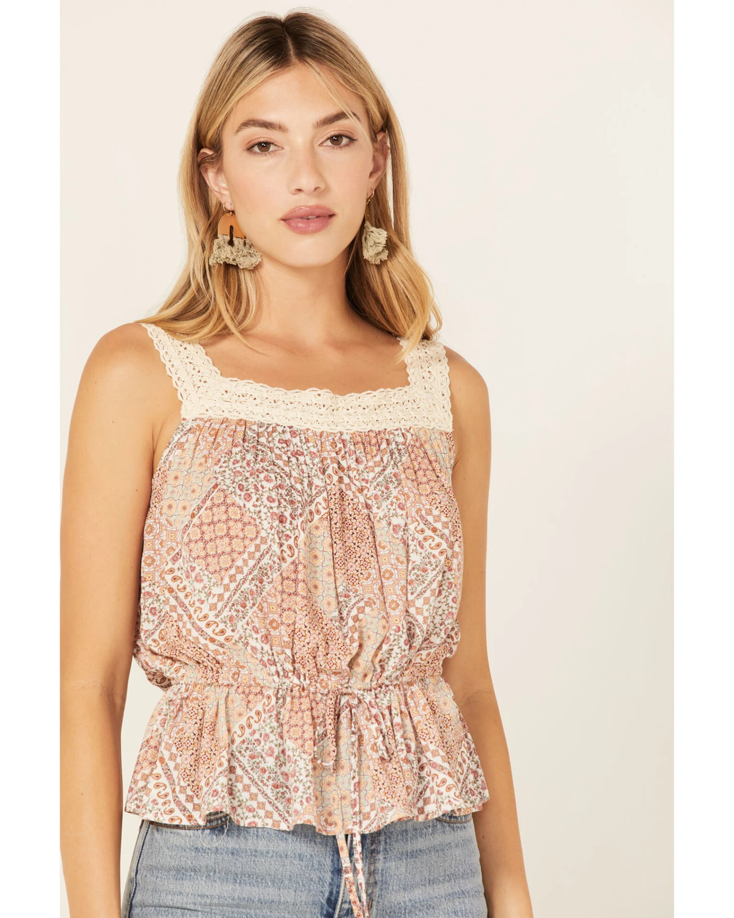 Wild Moss Women's Floral Paisley Patchwork Crochet Tank Top 2 Wild Moss Women's Floral Paisley Patchwork Crochet Tank Top - Image 2