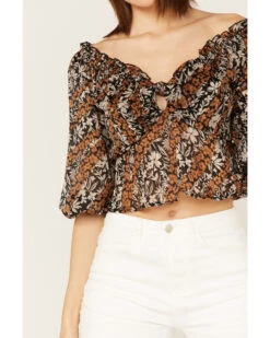 Wild Moss Women's Floral Print Tie-Front Peplum Crop Top 6 Wild Moss Women's Floral Print Tie-Front Peplum Crop Top -Ariat || Corral || Dan Post Store 2000381596 001 P3